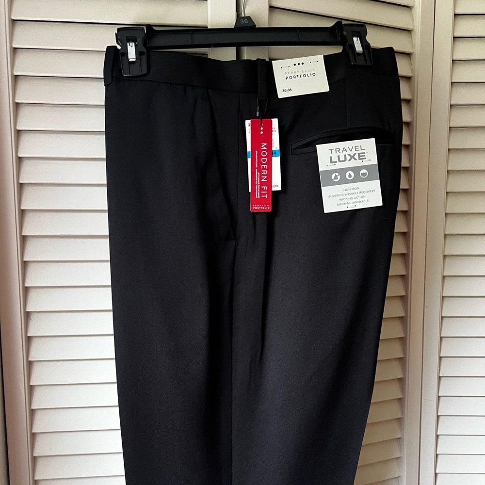 Perry Ellis modern fit men’s pants NWT